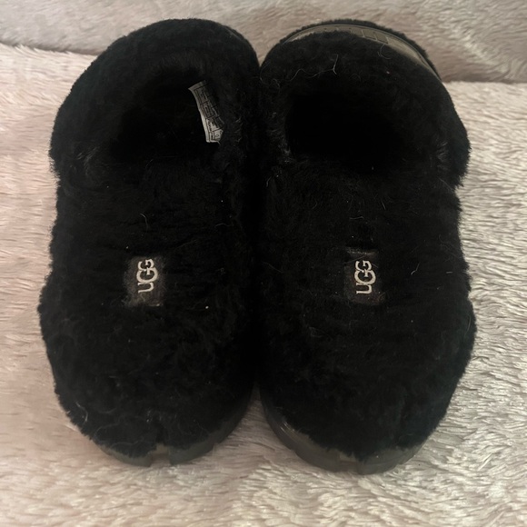 UGG FLUFFITA Women's Black Slippers
Platform SLIDES Size 8 - Picture 4 of 6